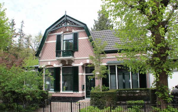 Reconstuctie en restauratie 19e eeuws woonhuis.